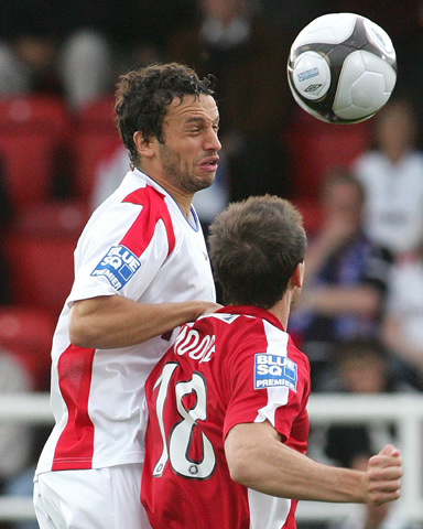 Gareth Jelleyman climbs above Luke Moore